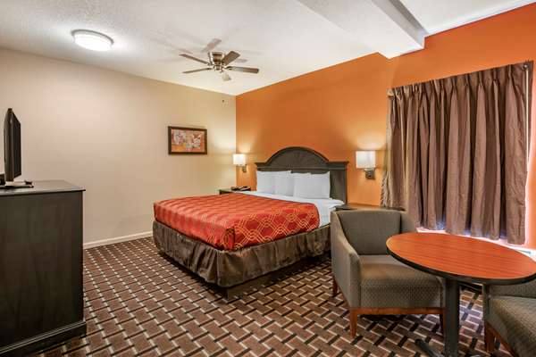  - Econo Lodge Inn & Suites Granite City - I-270, Exit 3