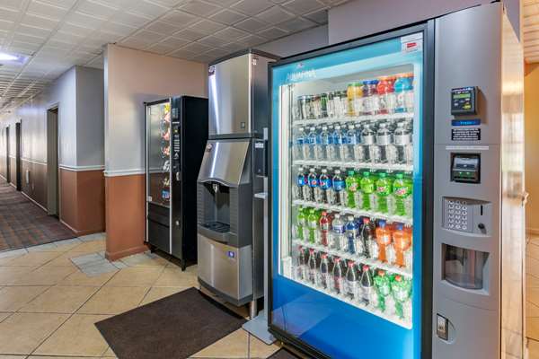  - Econo Lodge Inn & Suites Granite City - I-270, Exit 3