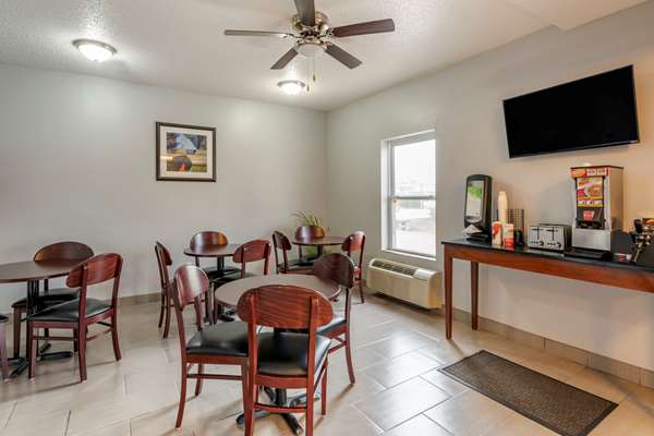 Amenities - Econo Lodge Inn & Suites Granite City - I-270, Exit 3
