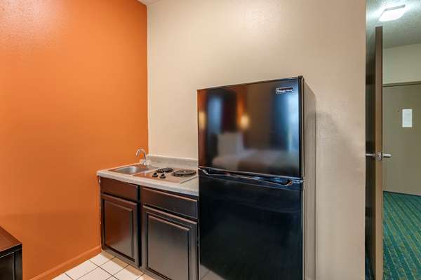  - Econo Lodge Inn & Suites Granite City - I-270, Exit 3