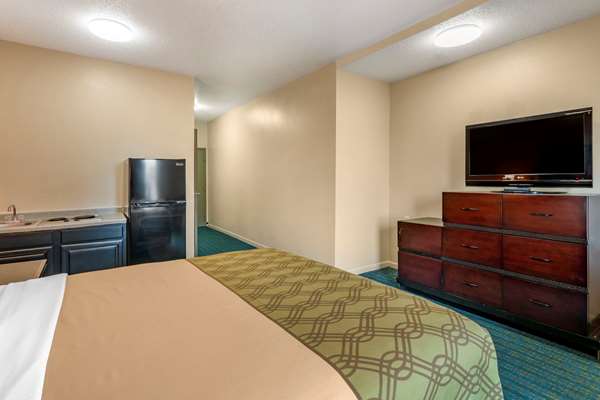  - Econo Lodge Inn & Suites Granite City - I-270, Exit 3