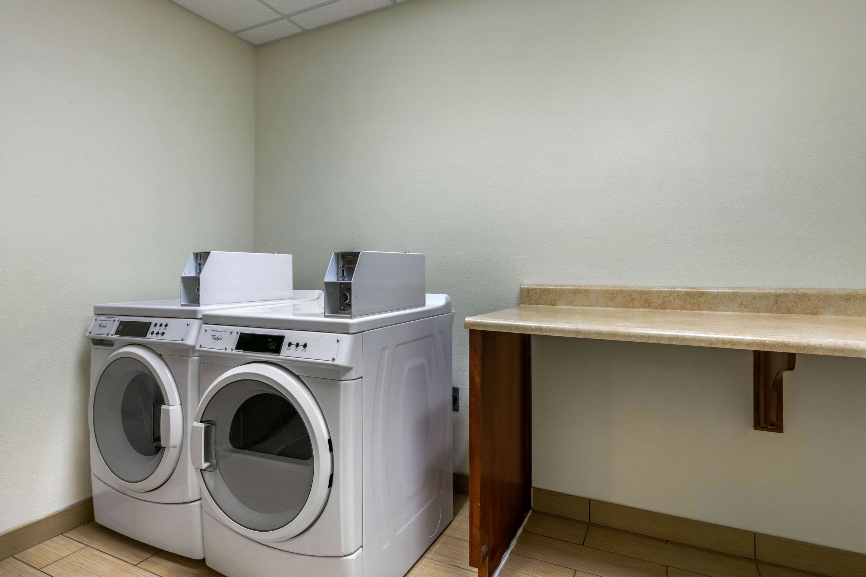 Guest laundry facilities | Comfort Inn & Suites Marion I-57