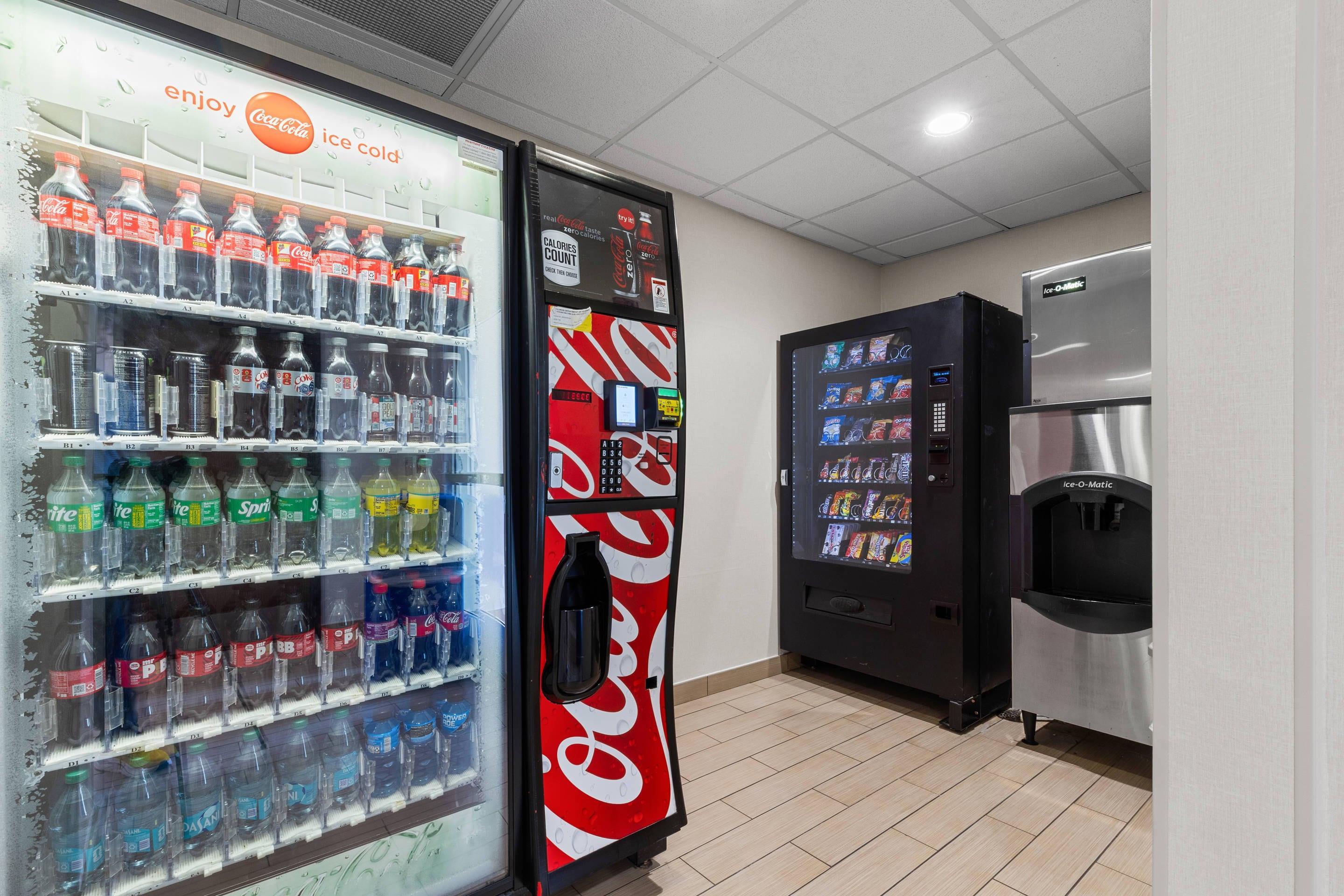 Hotel vending area | Comfort Inn & Suites Marion I-57