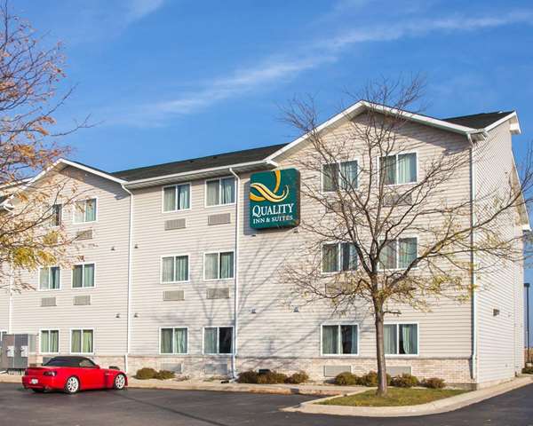 Exterior view - Quality Inn & Suites Loves Park - I-39 & I-90, Exit 12