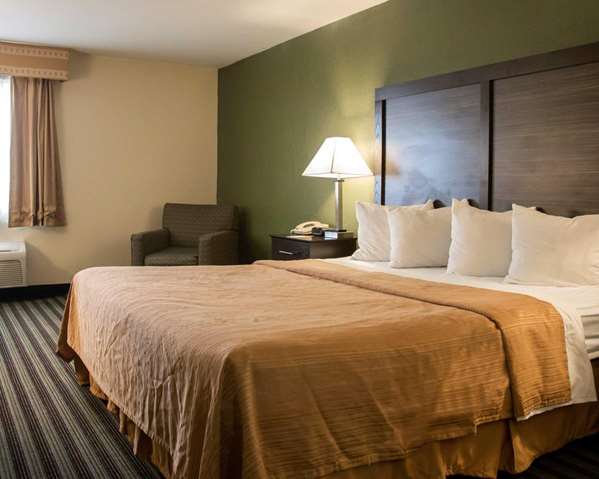 - Quality Inn & Suites Loves Park - I-39 & I-90, Exit 12