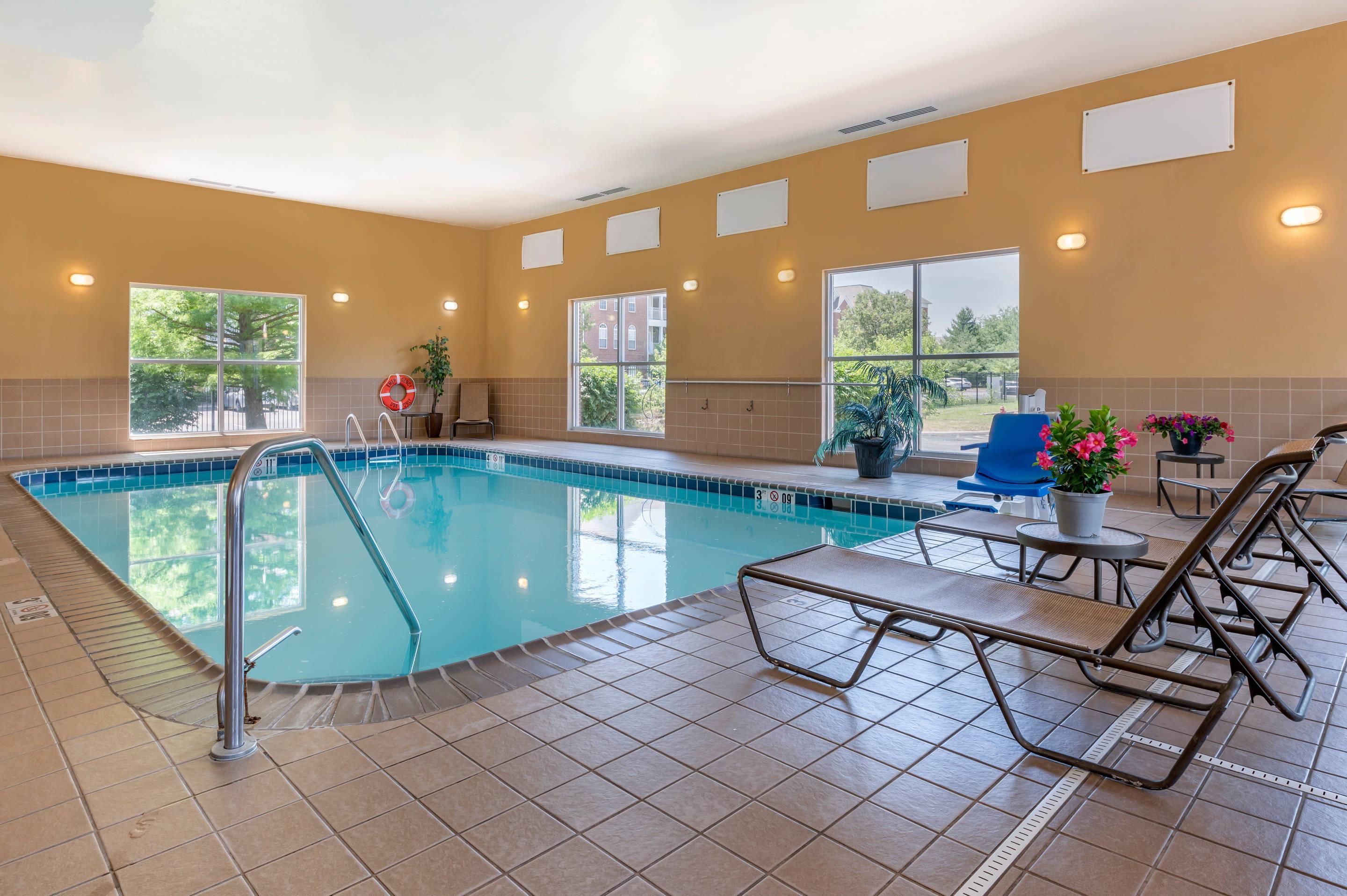 Indoor pool | Comfort Suites Urbana Champaign, University Area
