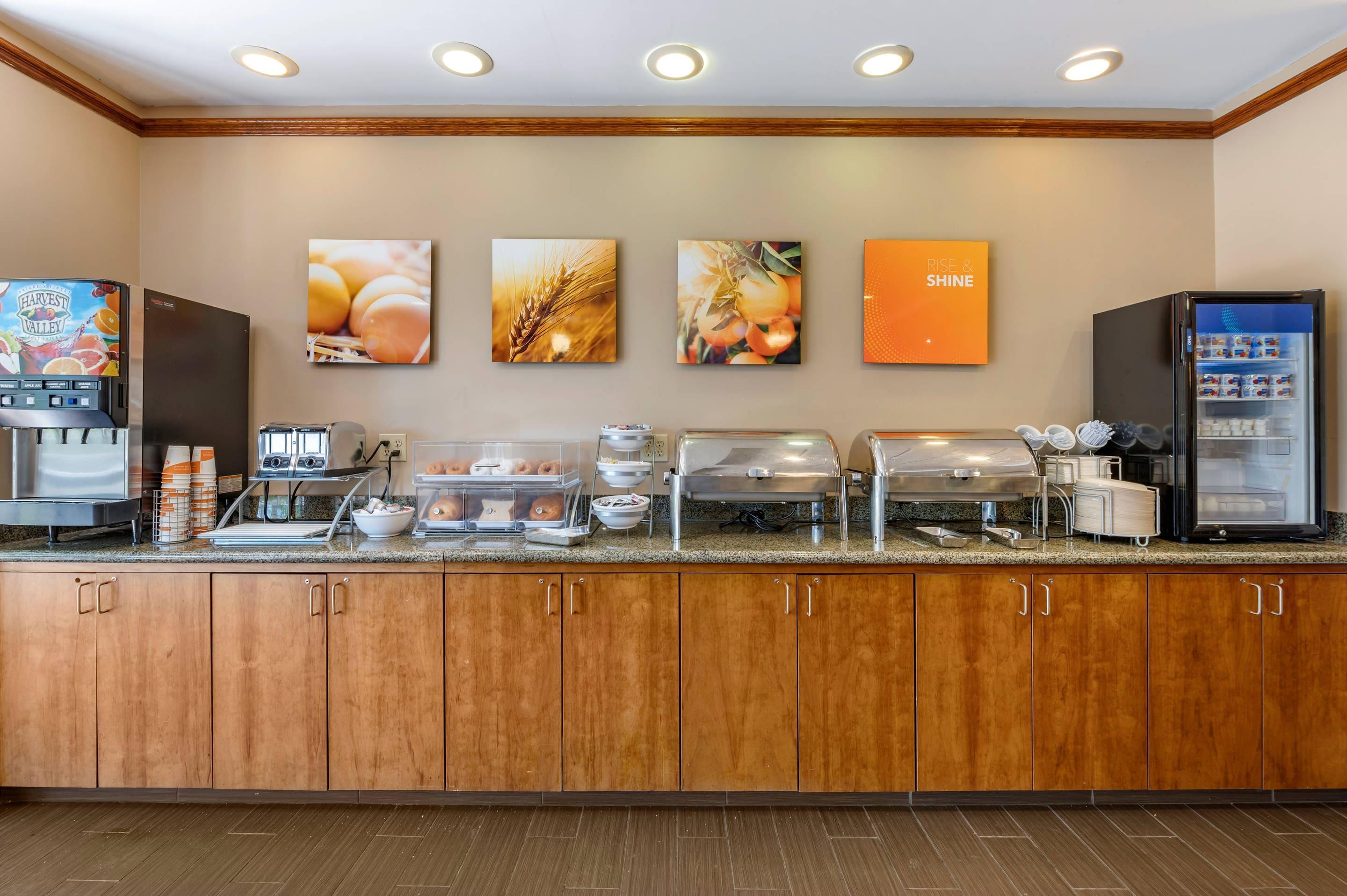 Breakfast counter | Comfort Suites Urbana Champaign, University Area