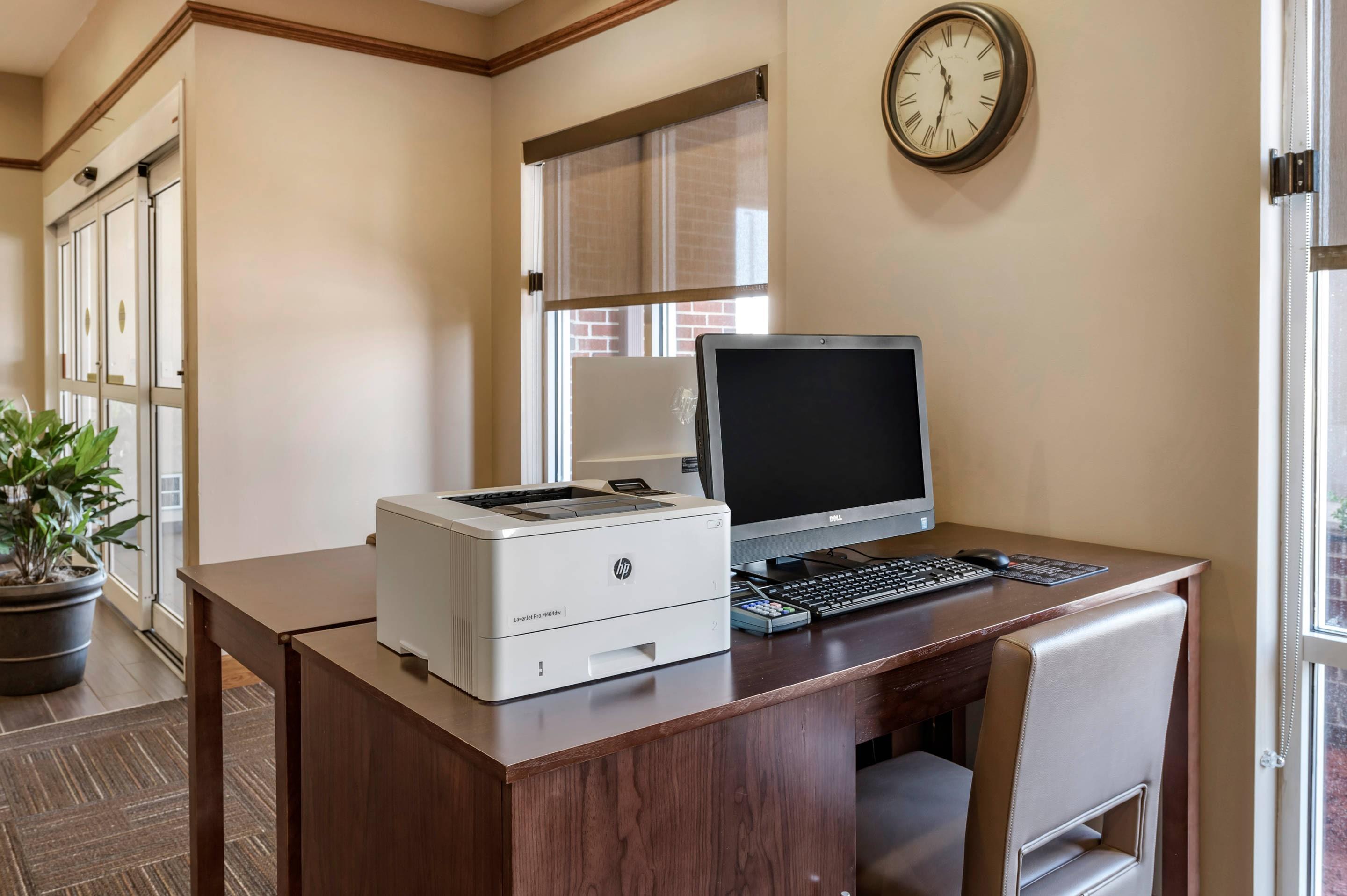 Business center | Comfort Suites Urbana Champaign, University Area