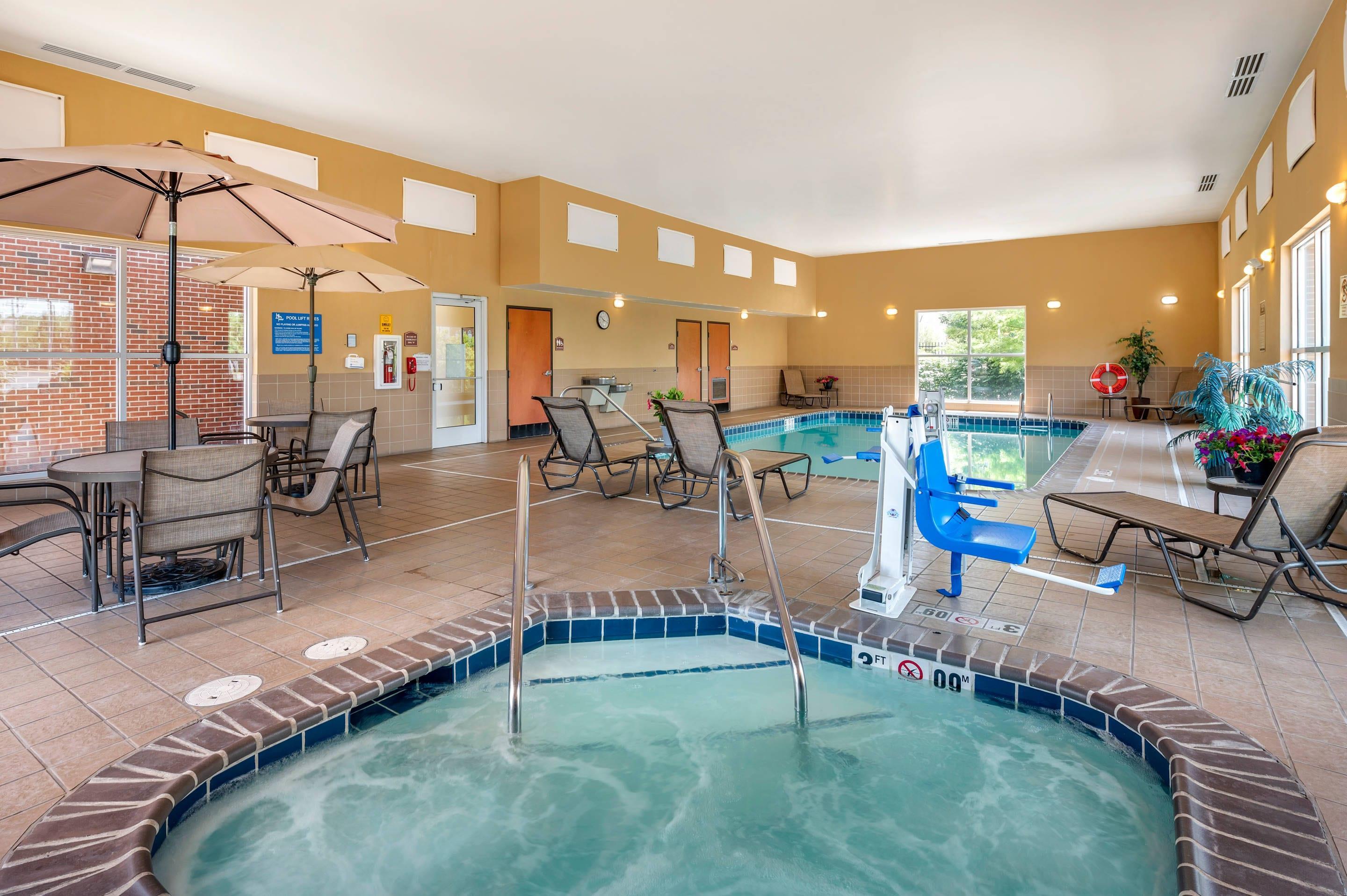 Indoor pool | Comfort Suites Urbana Champaign, University Area