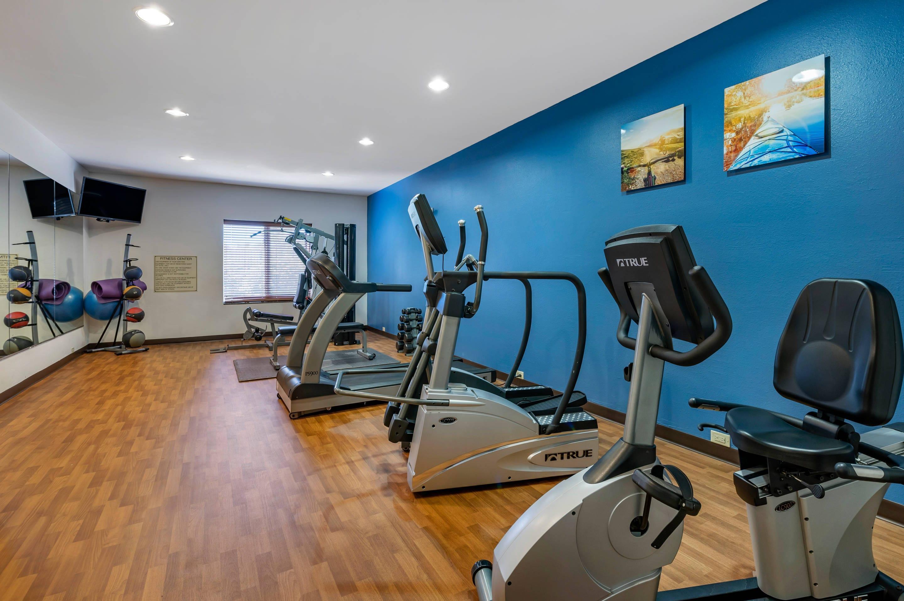Fitness center | Comfort Suites Urbana Champaign, University Area