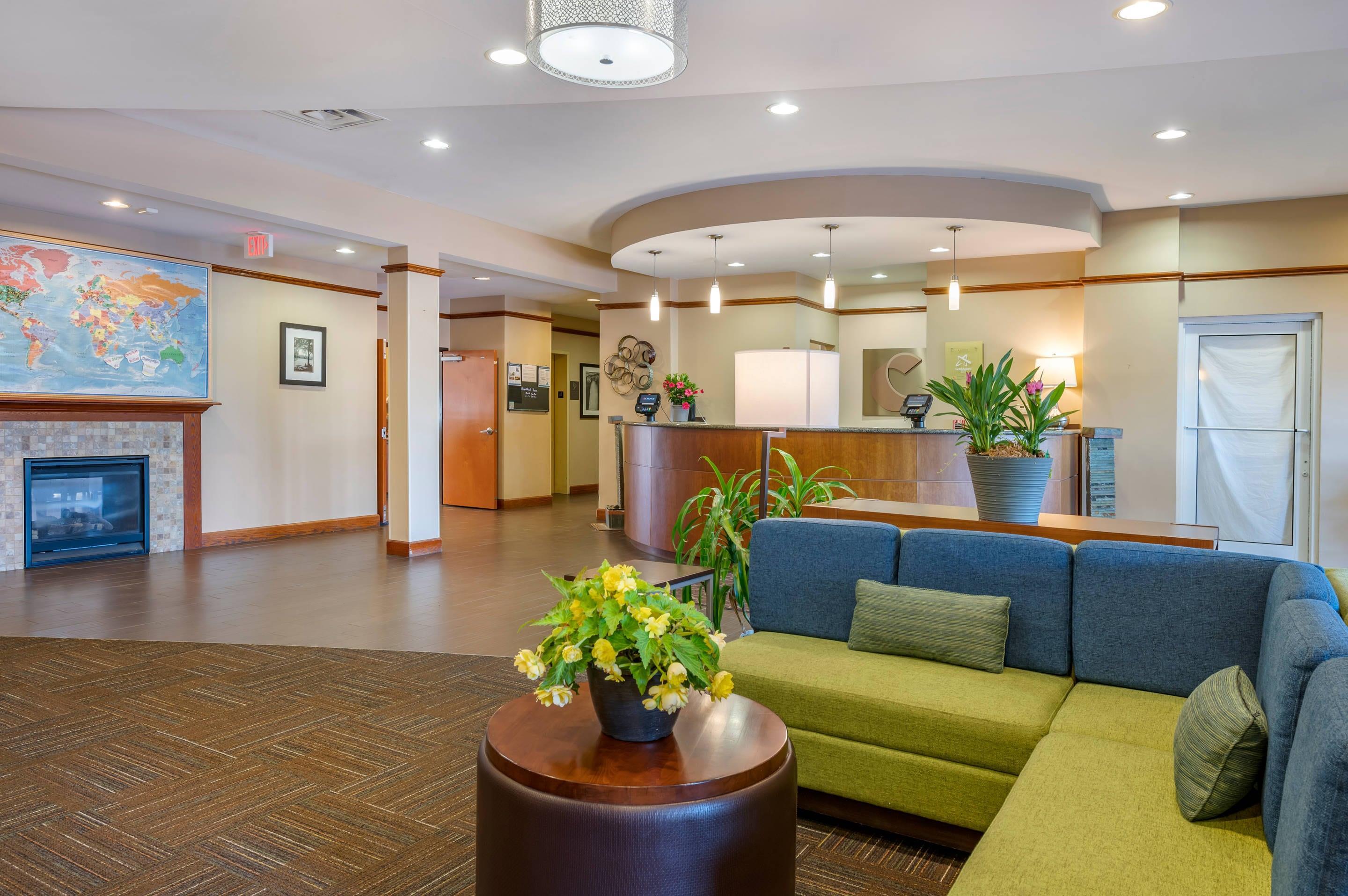 Hotel lobby | Comfort Suites Urbana Champaign, University Area
