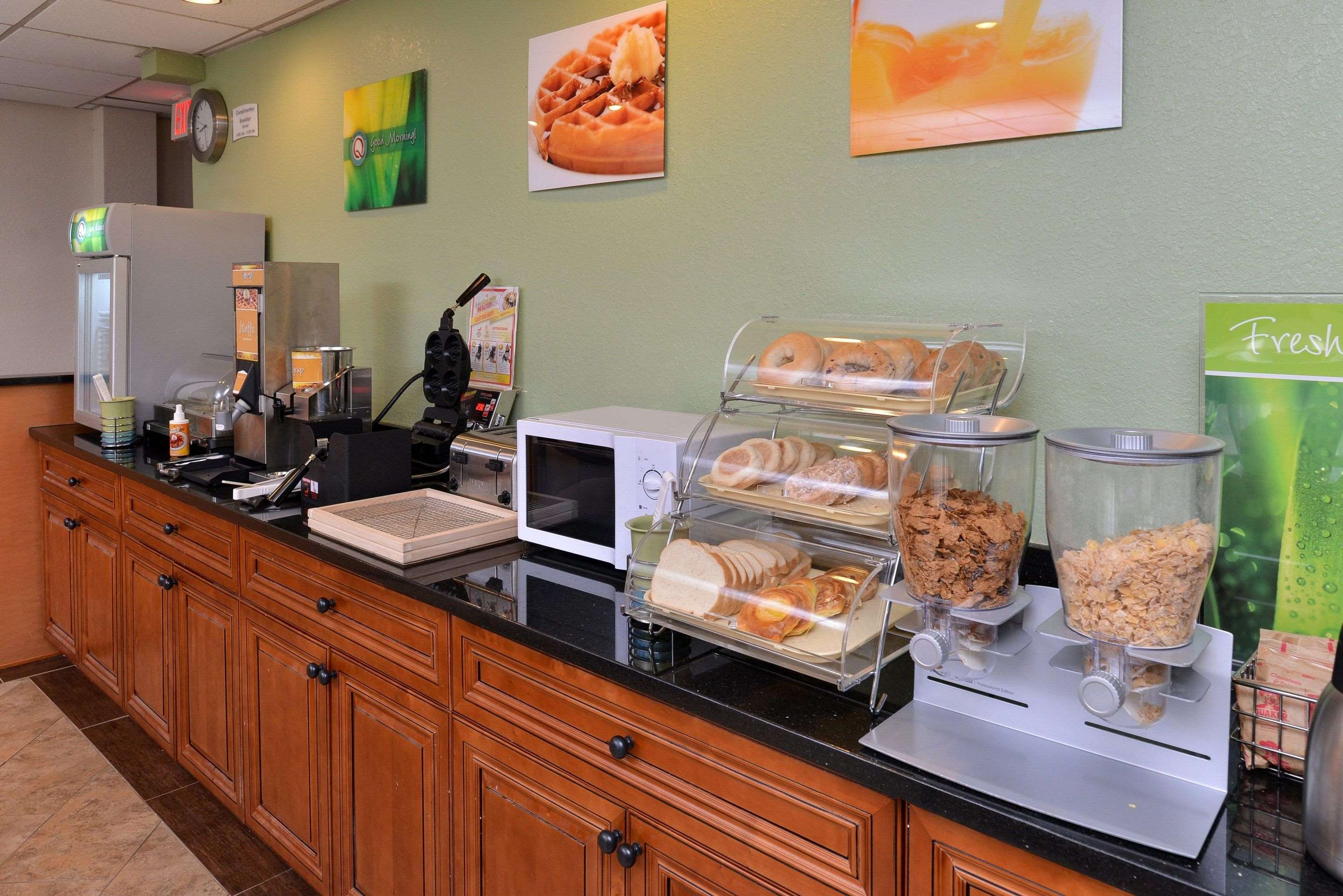 Breakfast counter