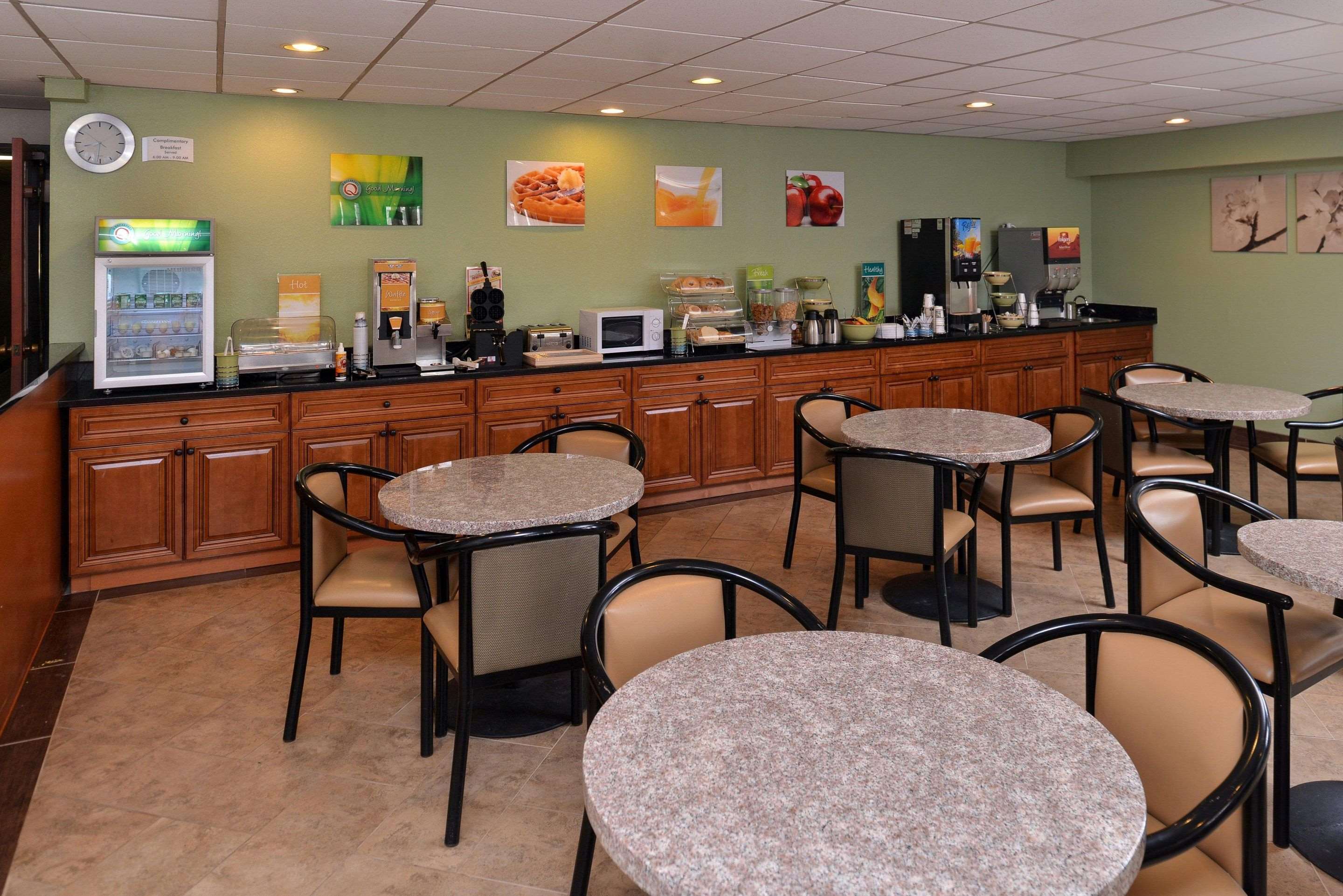 Breakfast room