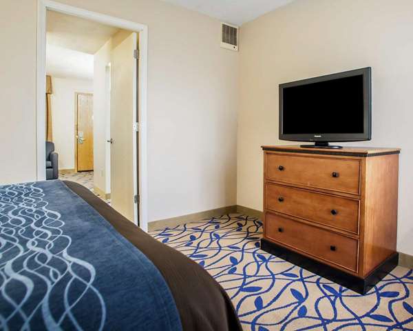 Suite - Comfort Inn Bourbonnais - I-57, Exit 315