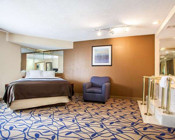 Suite - Comfort Inn Bourbonnais - I-57, Exit 315