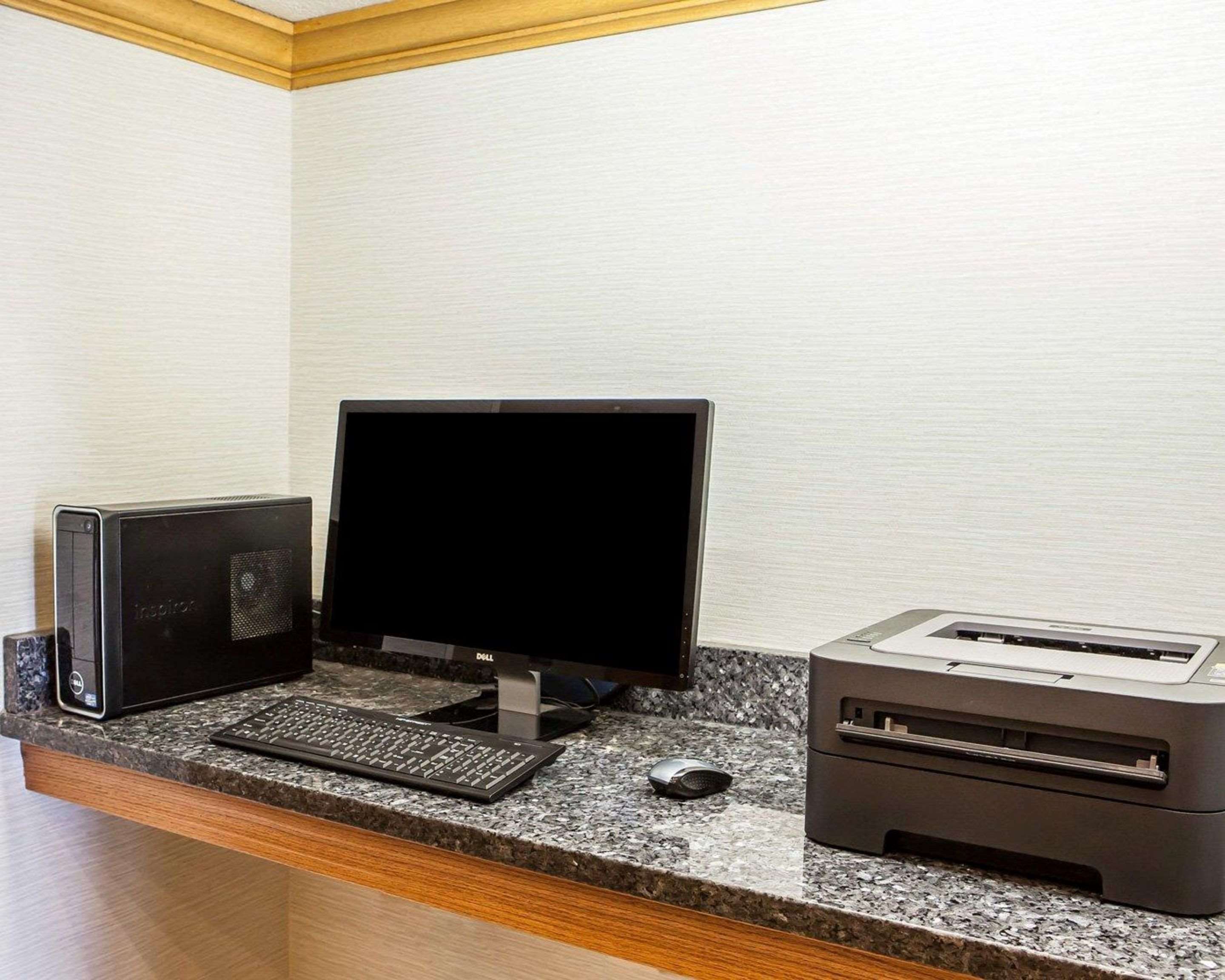 Business center with free wireless Internet access | Comfort Inn Bourbonnais near I-57