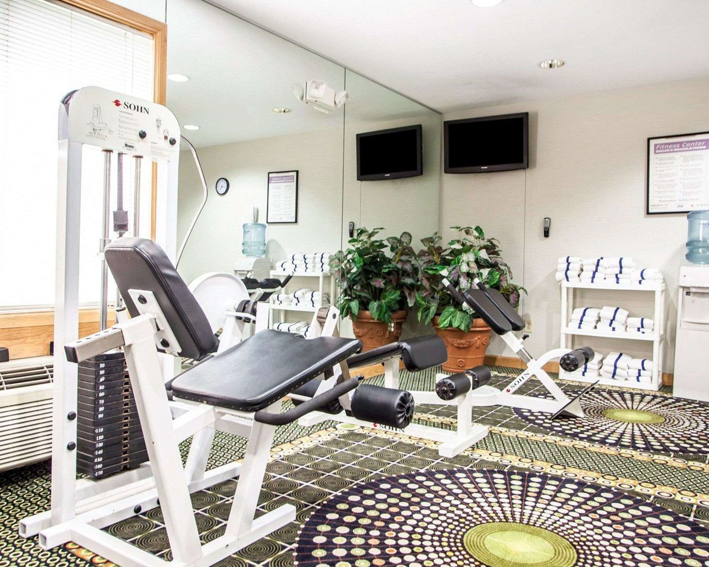 Fitness center with television | Comfort Inn Bourbonnais near I-57