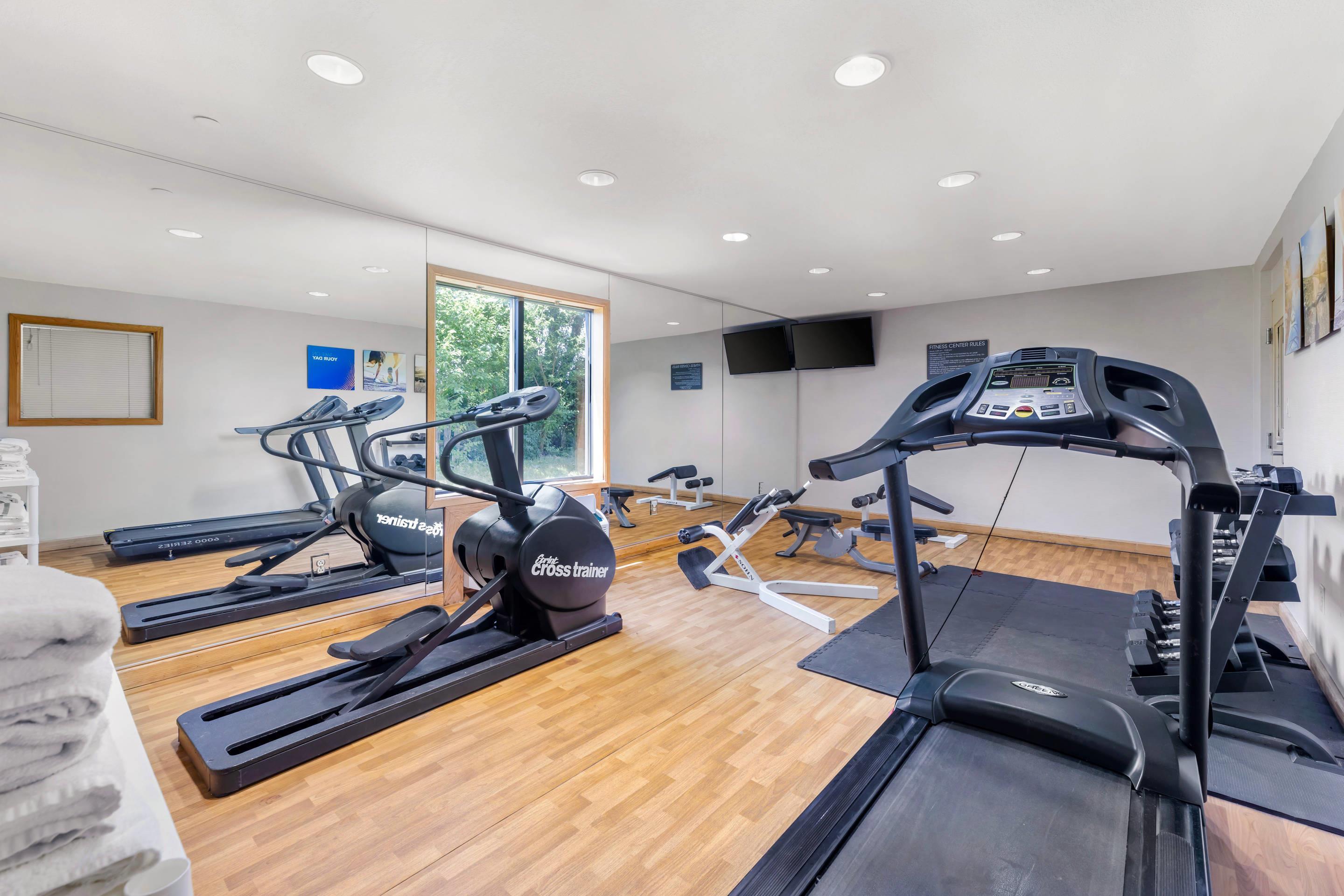 Fitness center | Comfort Inn Bourbonnais near I-57