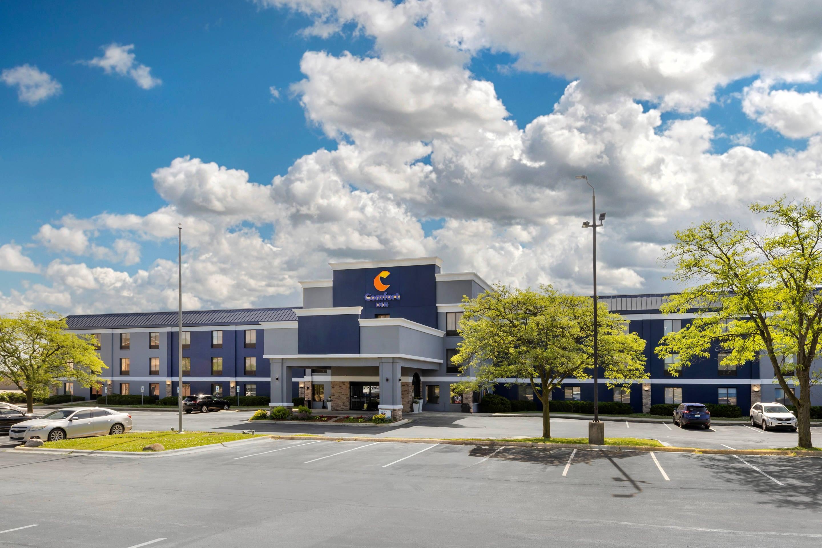 Hotel exterior | Comfort Inn Bourbonnais near I-57