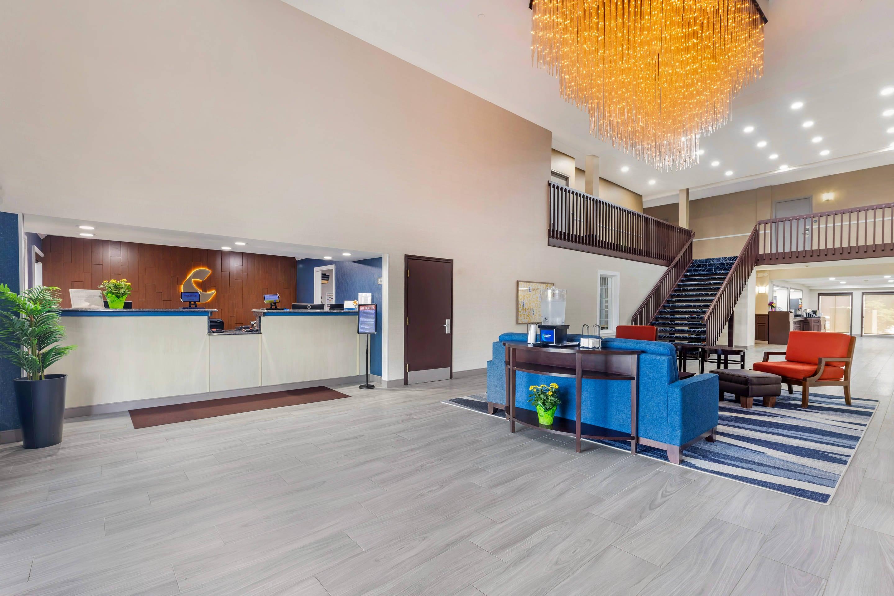 Lobby | Comfort Inn Bourbonnais near I-57