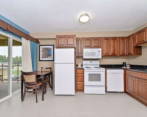 Suite - Comfort Inn & Suites Springfield - I-55 & I-72, Exit 92A