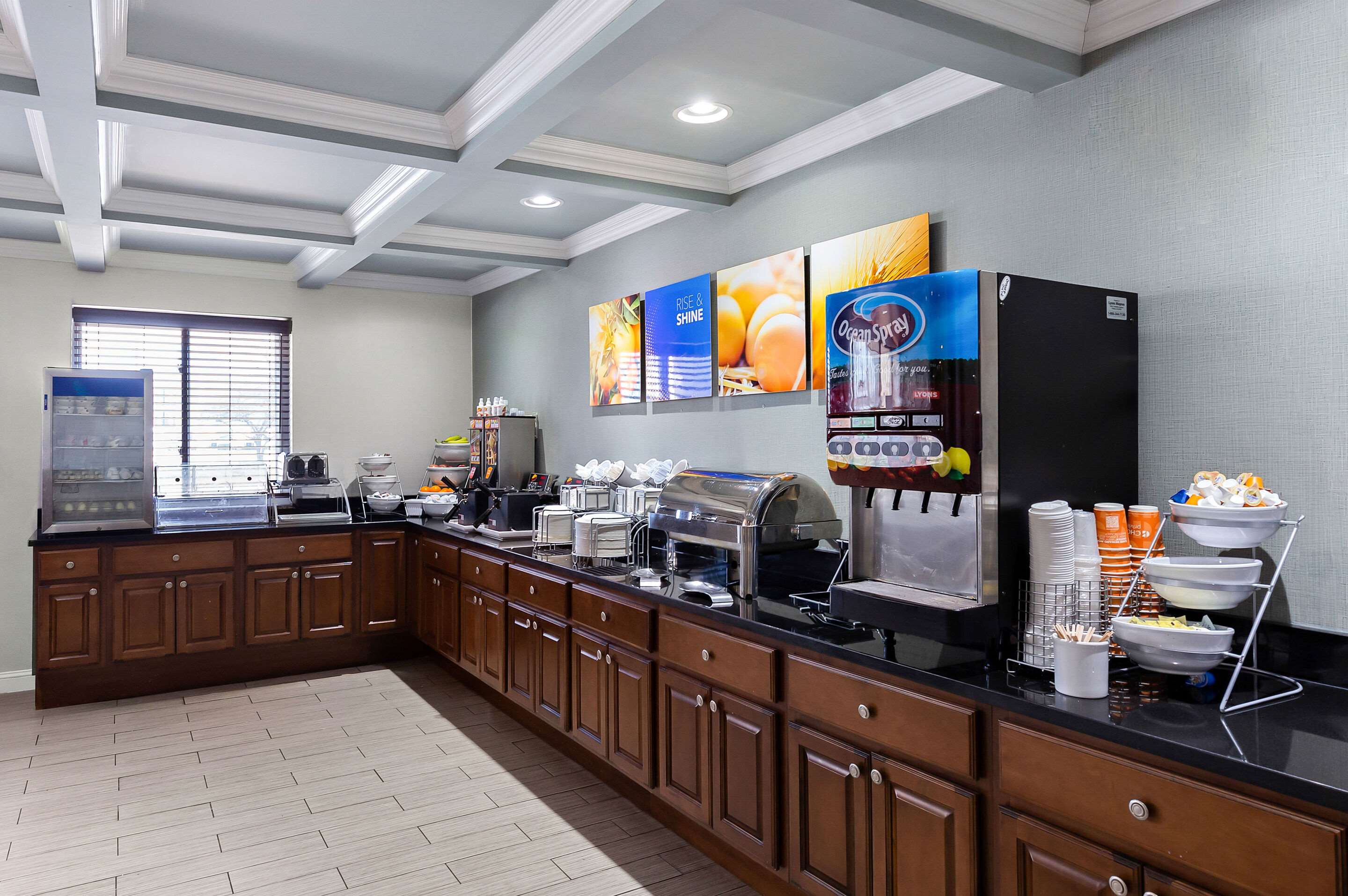 Breakfast area