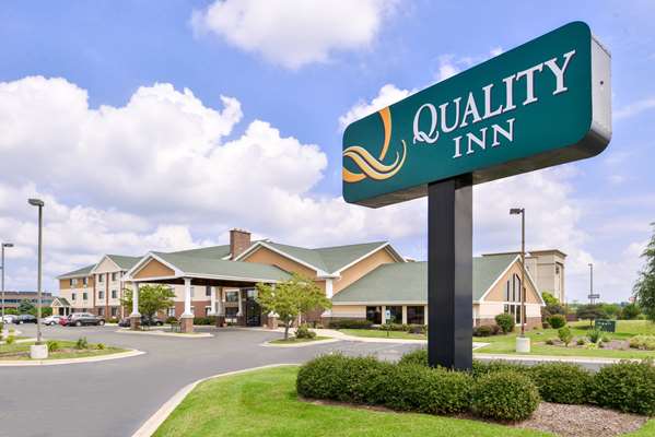 Exterior view - Quality Inn Bolingbrook - I-55, Exit 267
