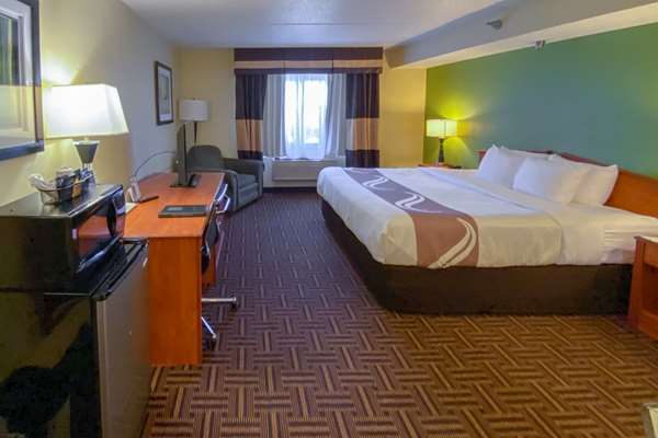 Suite - Quality Inn Bolingbrook - I-55, Exit 267