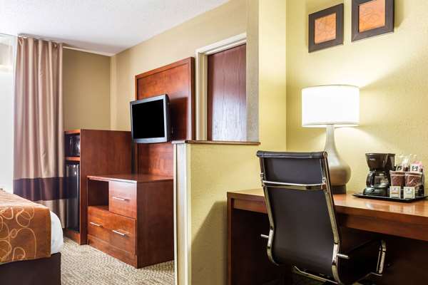  - Comfort Suites Lansing - I-80 & I-94, Exit 161