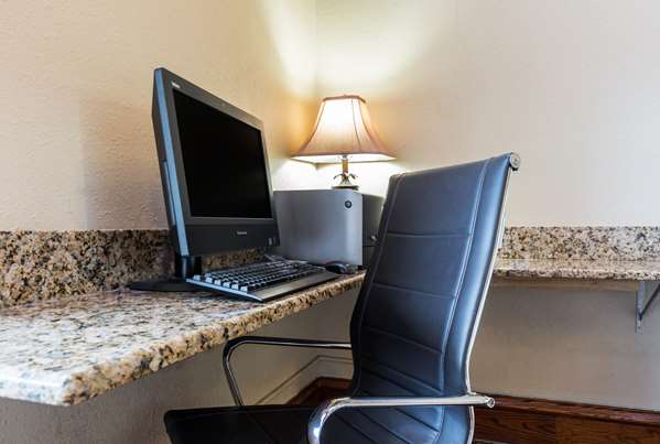Conference Area - Comfort Suites Lansing - I-80 & I-94, Exit 161