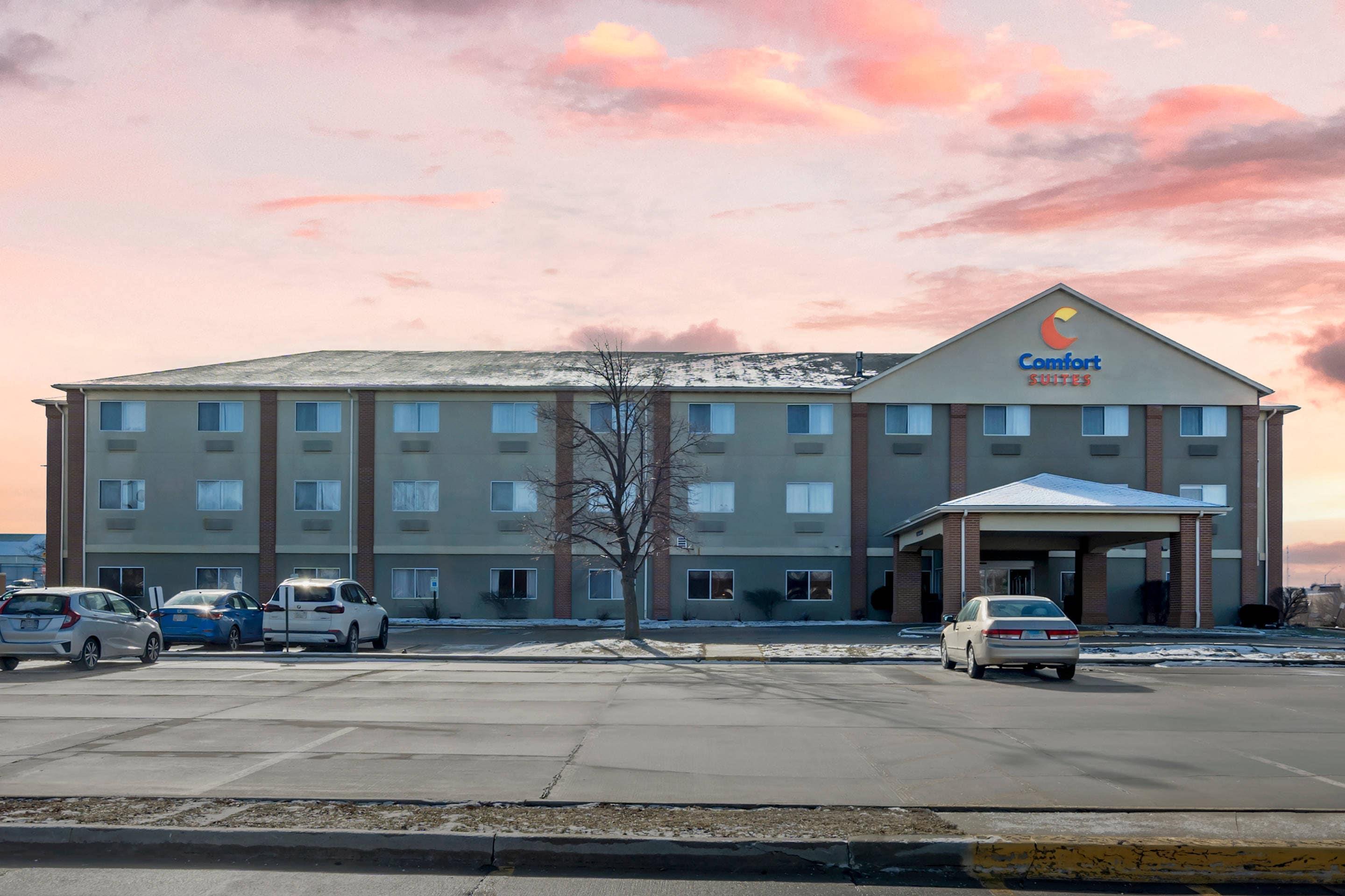 Twilight | Comfort Suites Normal University area