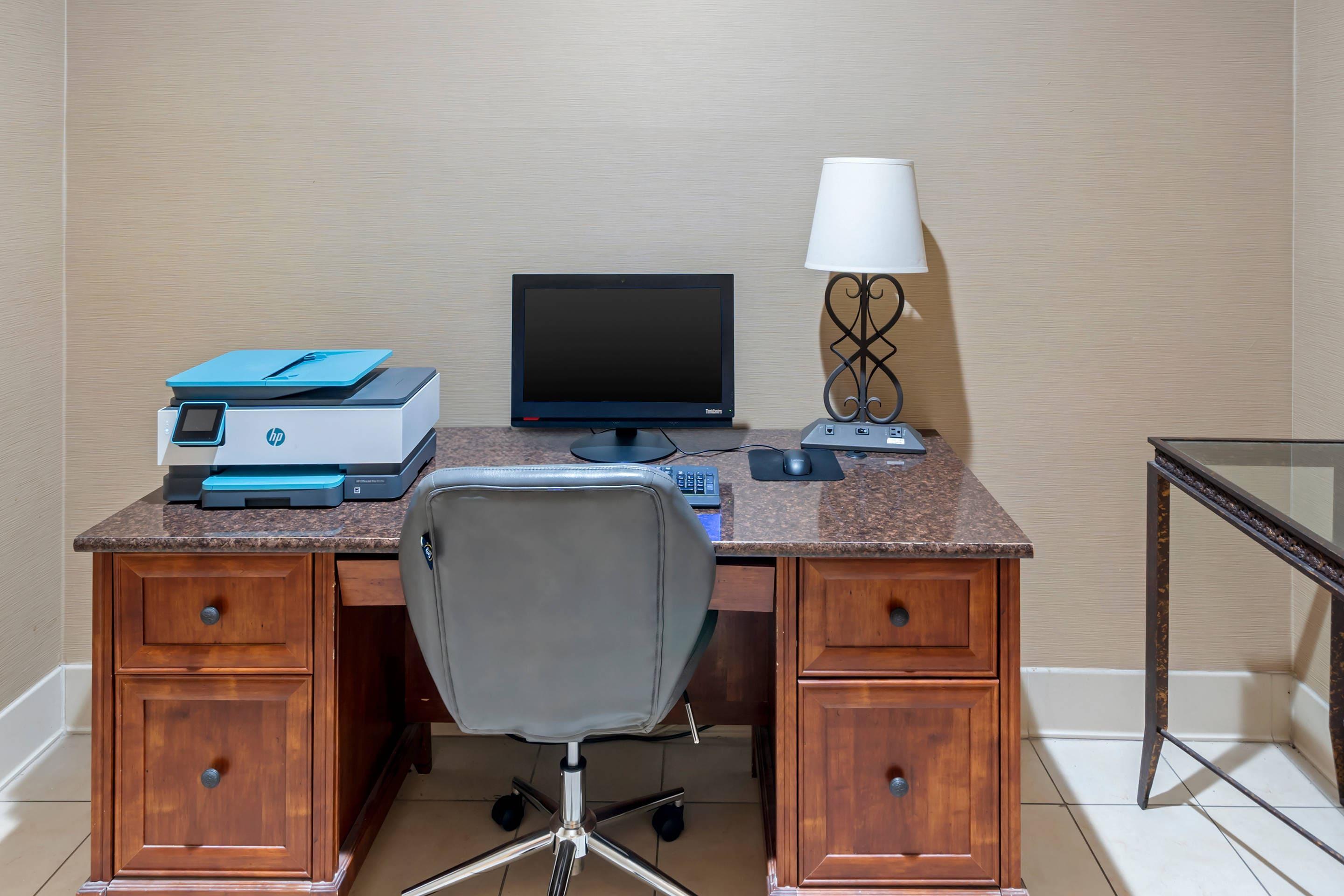 Computer in the lobby | Comfort Suites Normal University area