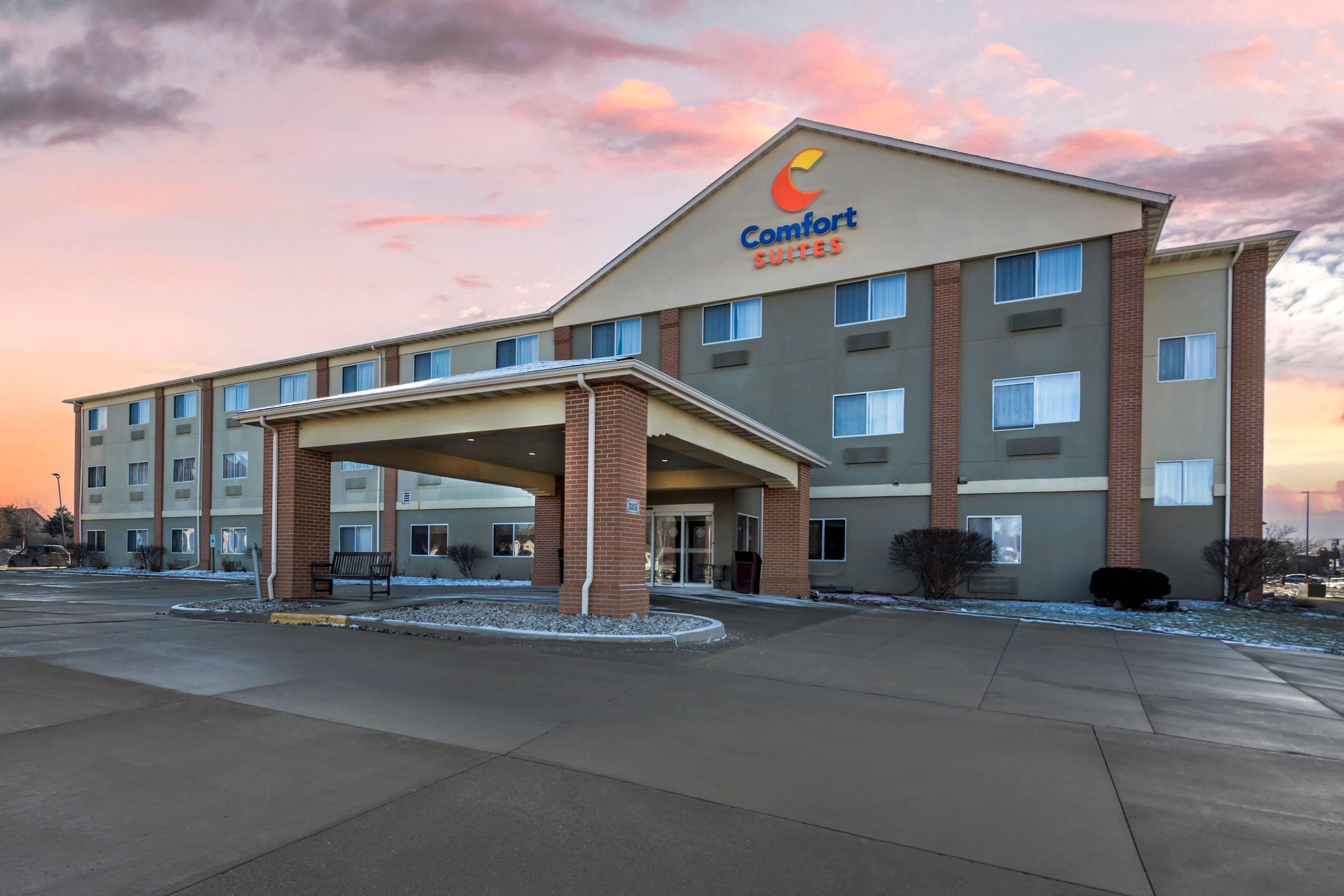 Twilight | Comfort Suites Normal University area