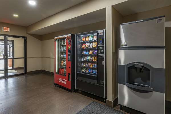  - Comfort Inn Collinsville - I-55 & I-70, Exit 11