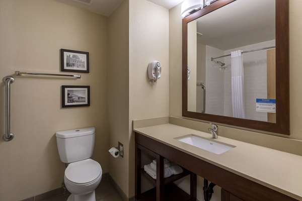  - Comfort Inn Collinsville - I-55 & I-70, Exit 11