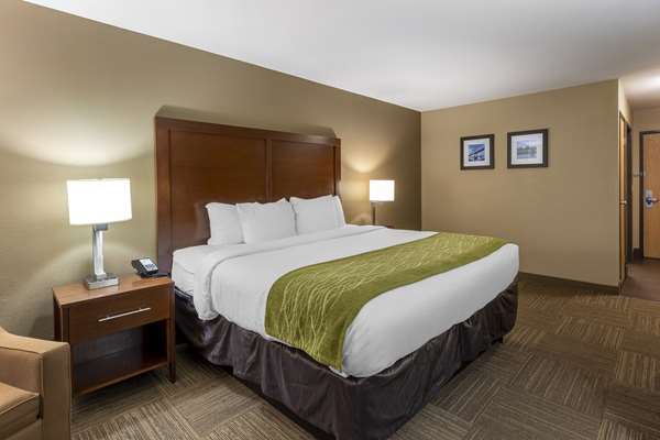  - Comfort Inn Collinsville - I-55 & I-70, Exit 11
