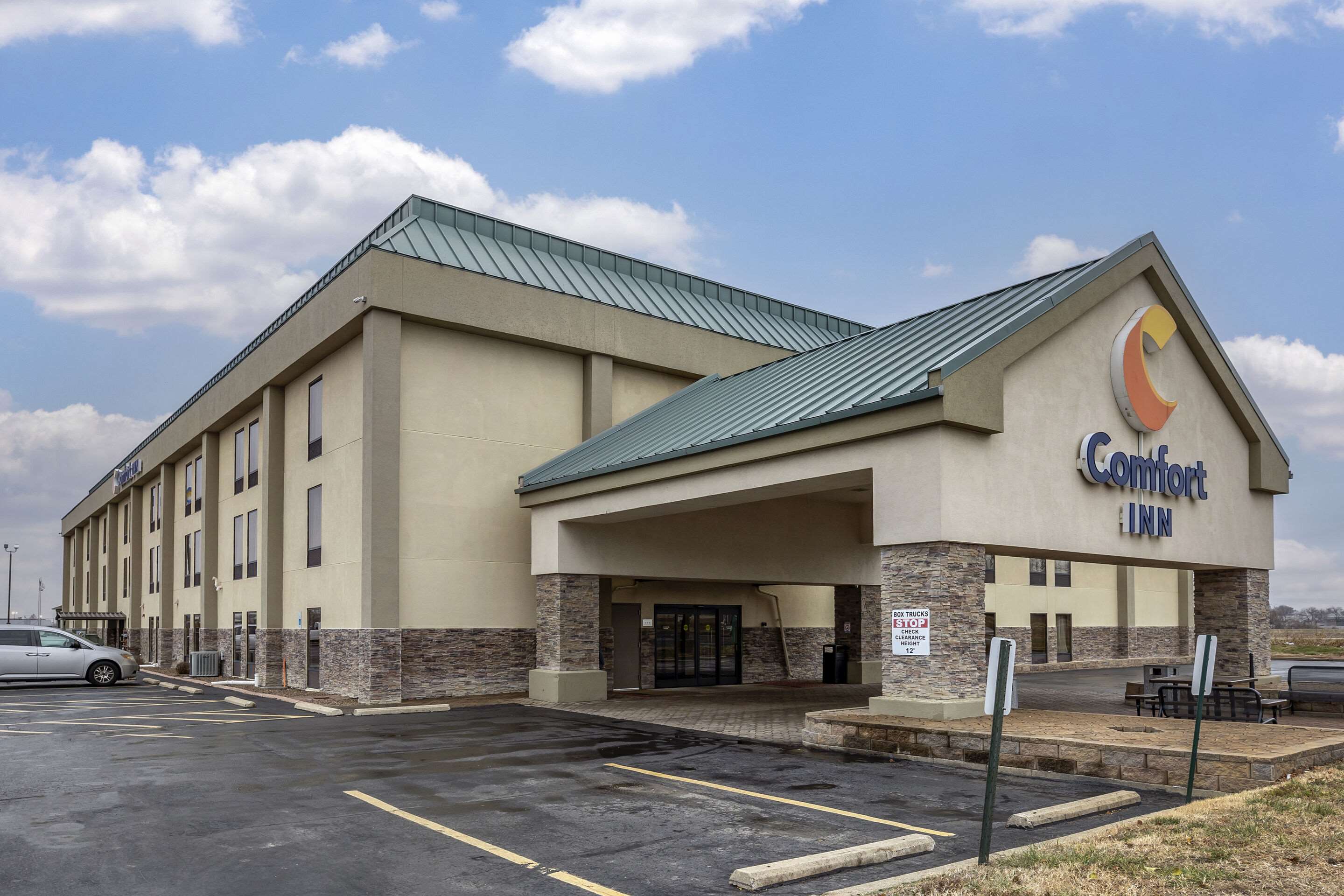 Hotel exterior | Comfort Inn Collinsville