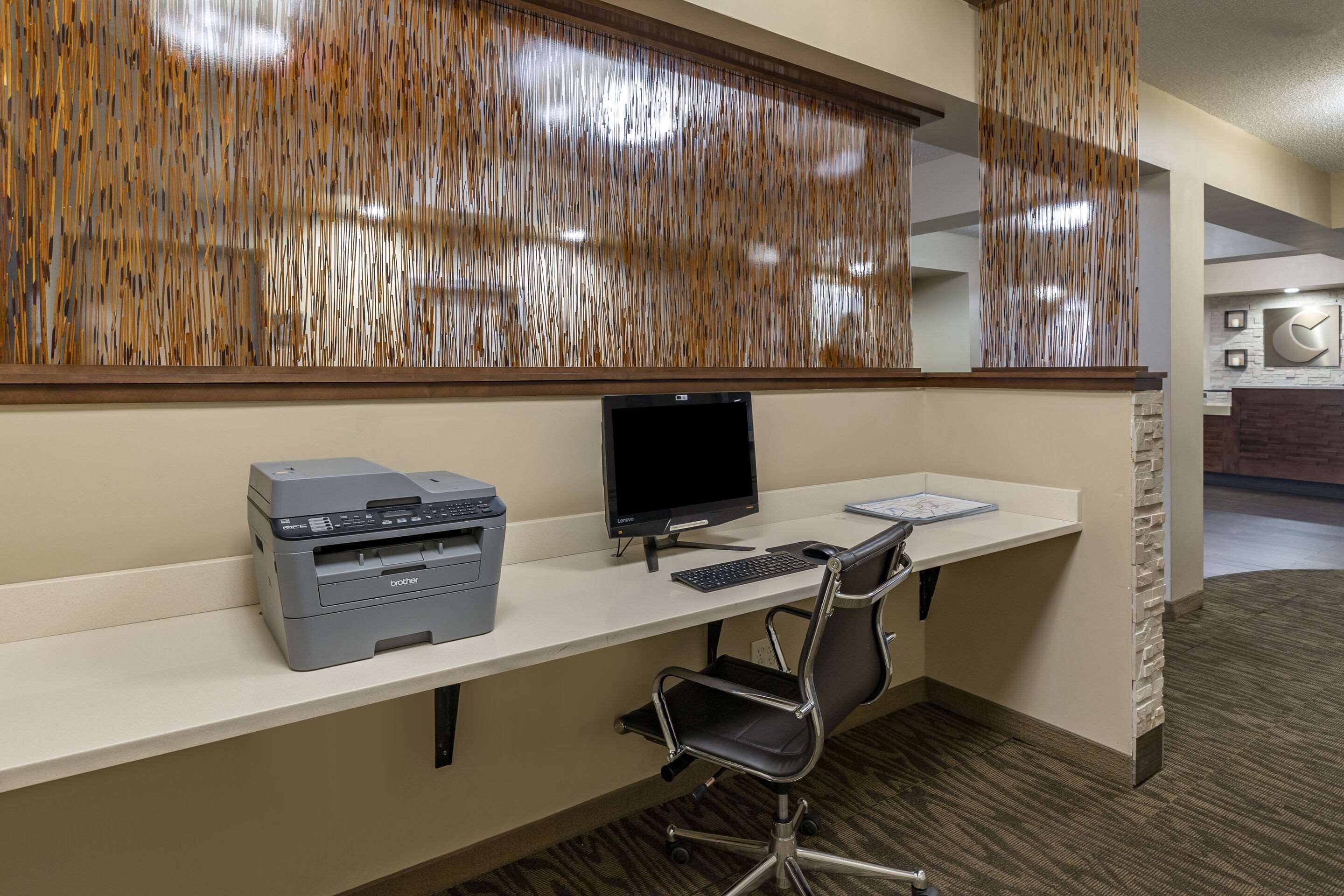 Computer in the lobby | Comfort Inn Collinsville
