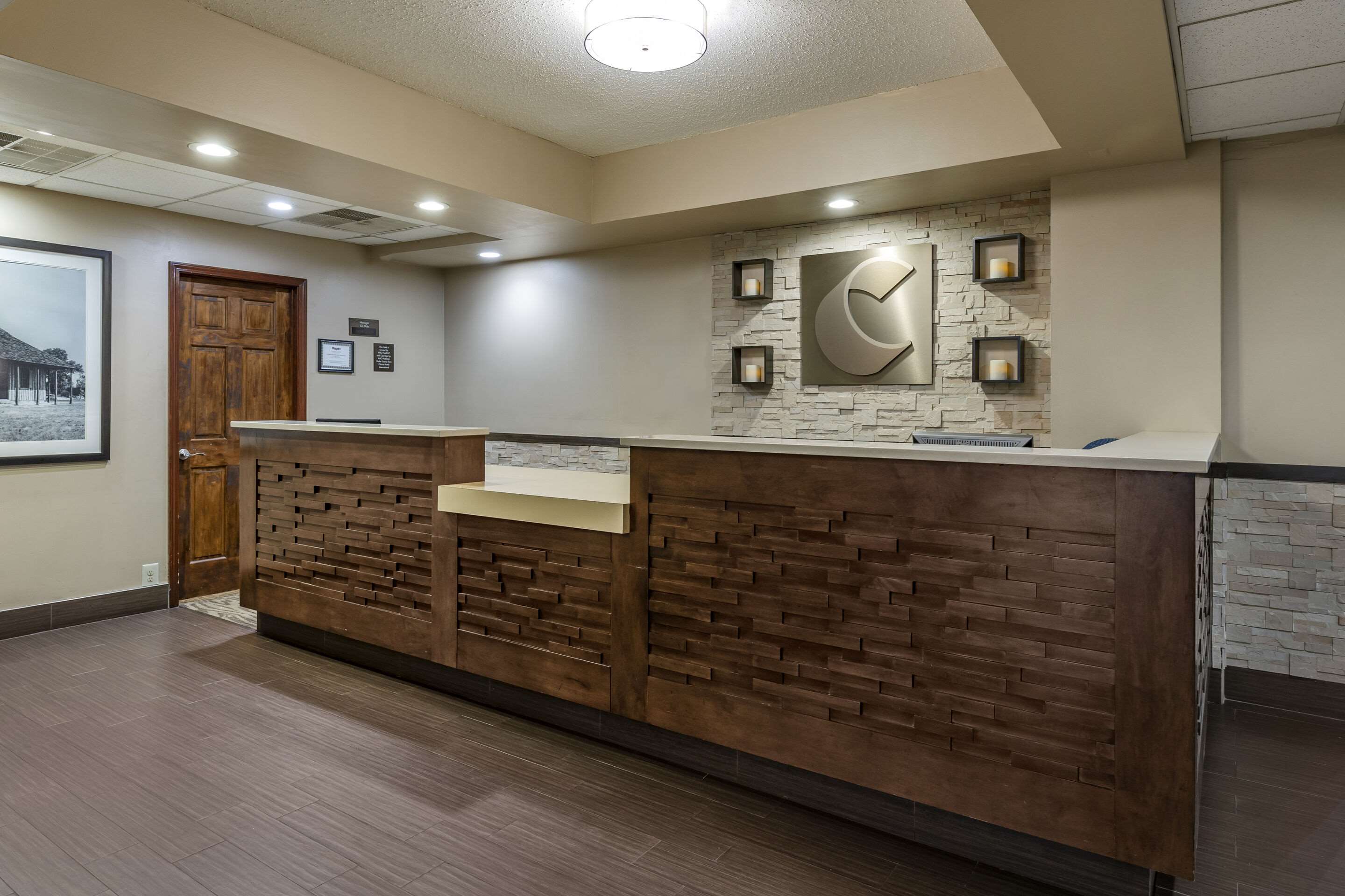 Front desk | Comfort Inn Collinsville