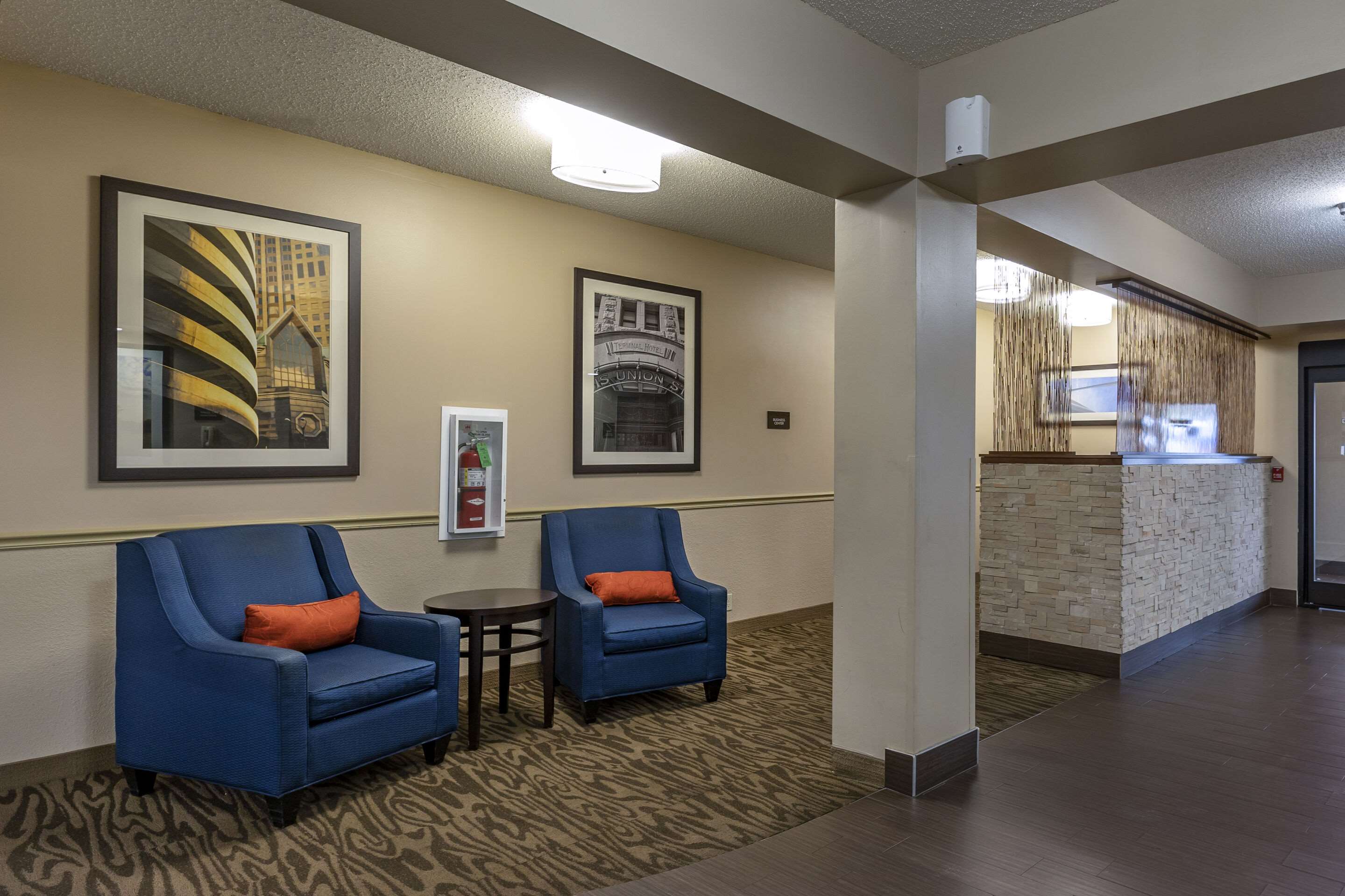 Front desk | Comfort Inn Collinsville
