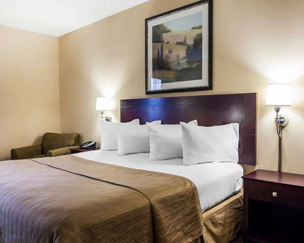 Suite - Quality Inn & Suites Peoria - I-74, Exit 89