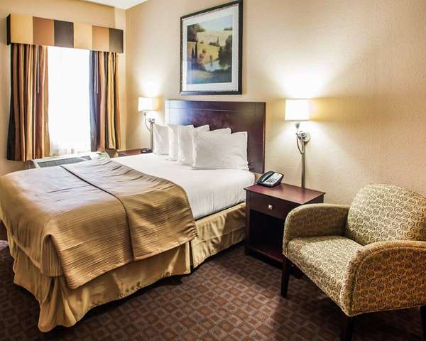  - Quality Inn & Suites Peoria - I-74, Exit 89