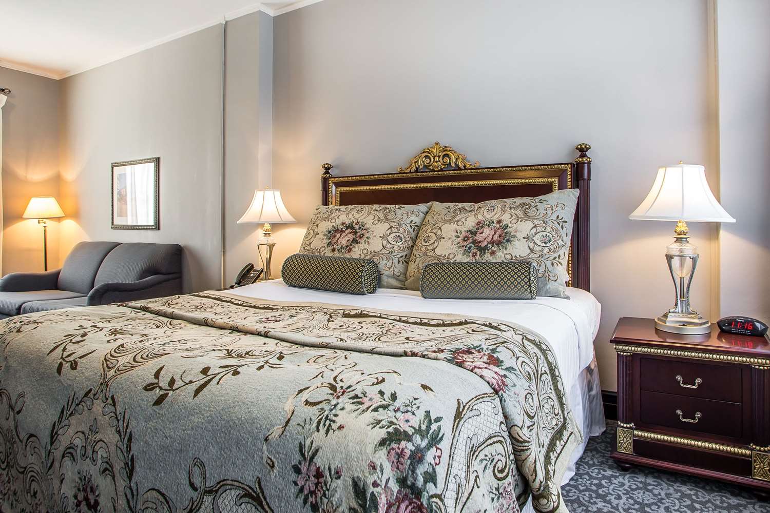 Margarita European Inn Evanston, IL See Discounts