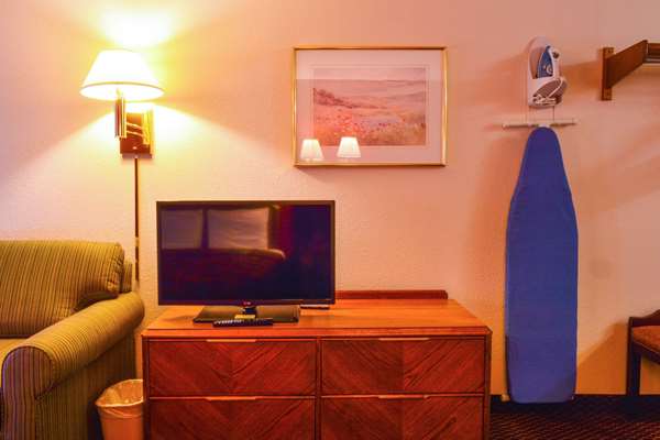  - Econo Lodge Willowbrook