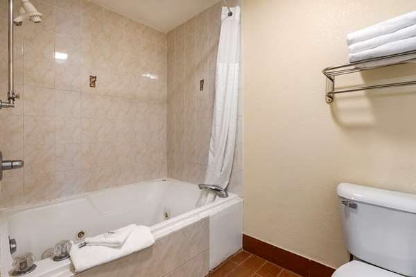  - Comfort Inn Joliet - I-80, Exit 127