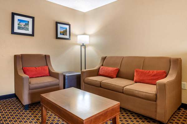 Suite - Comfort Inn Joliet - I-80, Exit 127