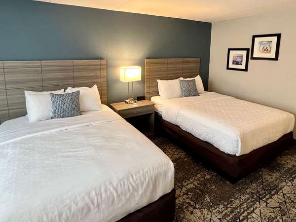  - Clarion Hotel & Convention Center Joliet - I-80, Exit 130