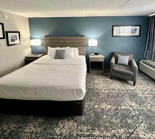  - Clarion Hotel & Convention Center Joliet - I-80, Exit 130