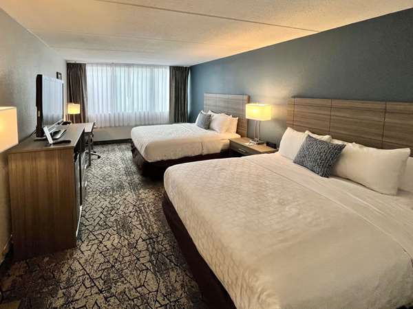  - Clarion Hotel & Convention Center Joliet - I-80, Exit 130