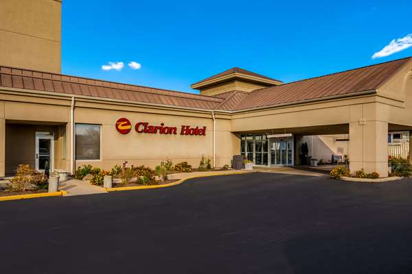 Exterior view - Clarion Hotel & Convention Center Joliet - I-80, Exit 130